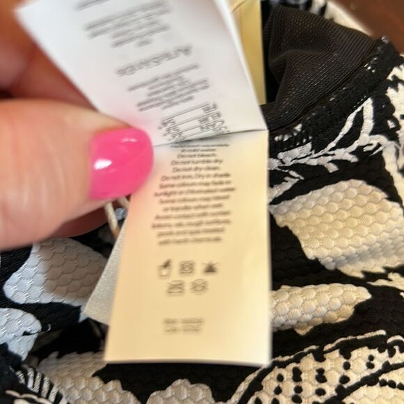 ArteSands black white floral high waist rouched swim bottoms Size 20 New - Picture 8 of 10